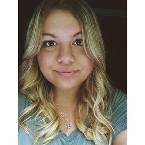 Meet your Posher, Halie